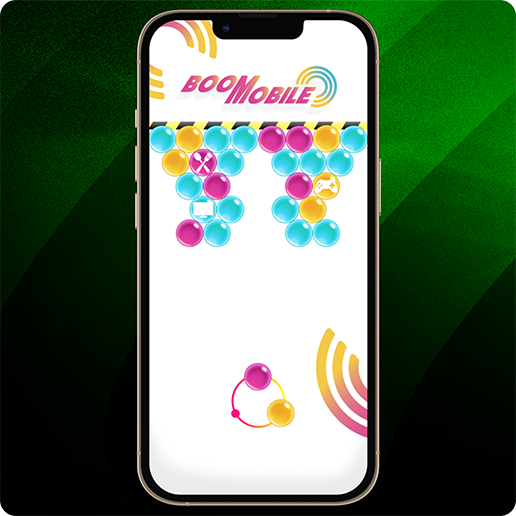 Smartphone mit einem Bubble-Shooter-Spiel mit bunten Blasen, einem Launcher und dem „BOOMOBILE“-Logo vor weißem Hintergrund.